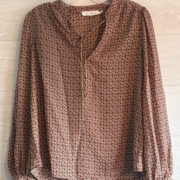 All in Favor Tops - All in Favor blouse with flowers